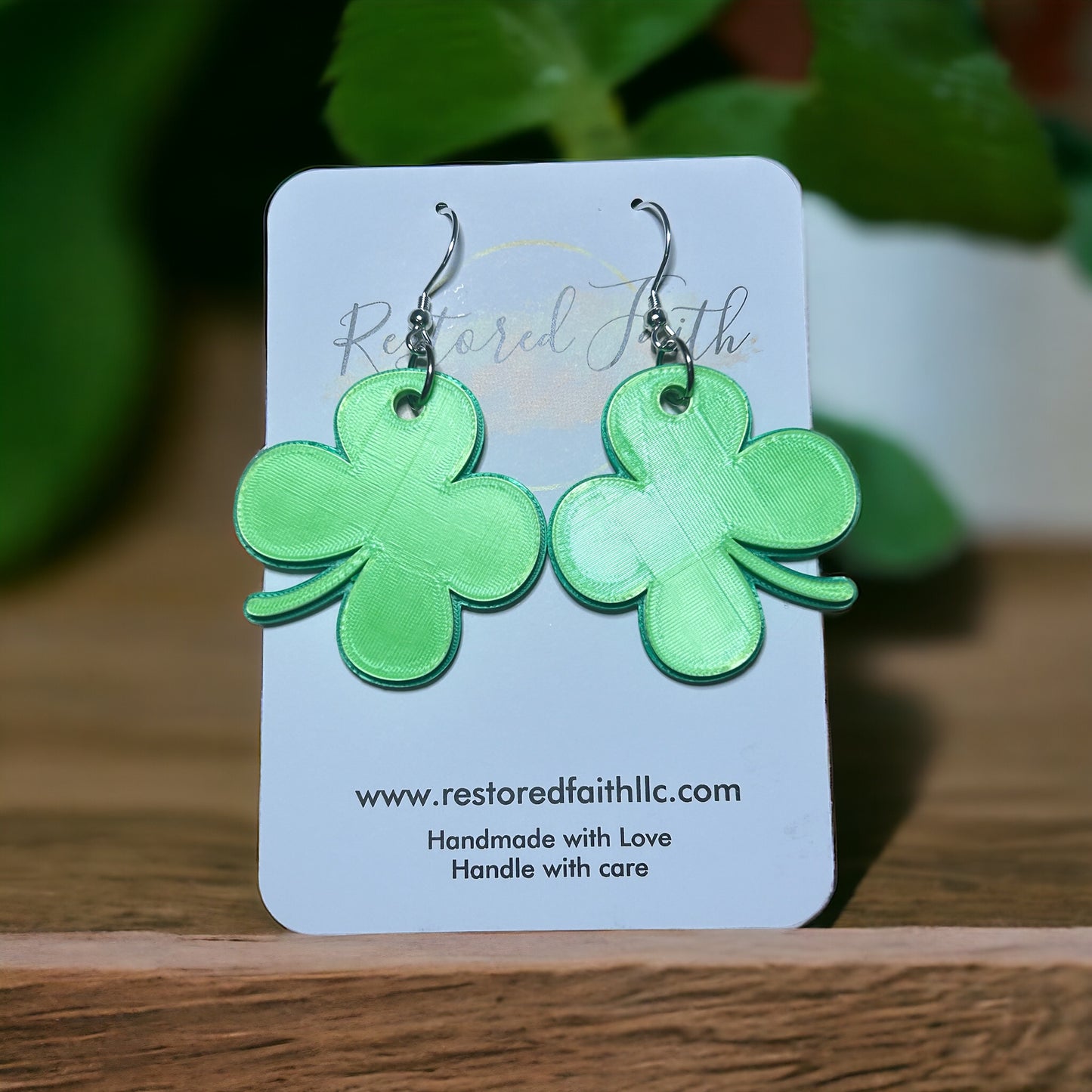 Single clover dangle