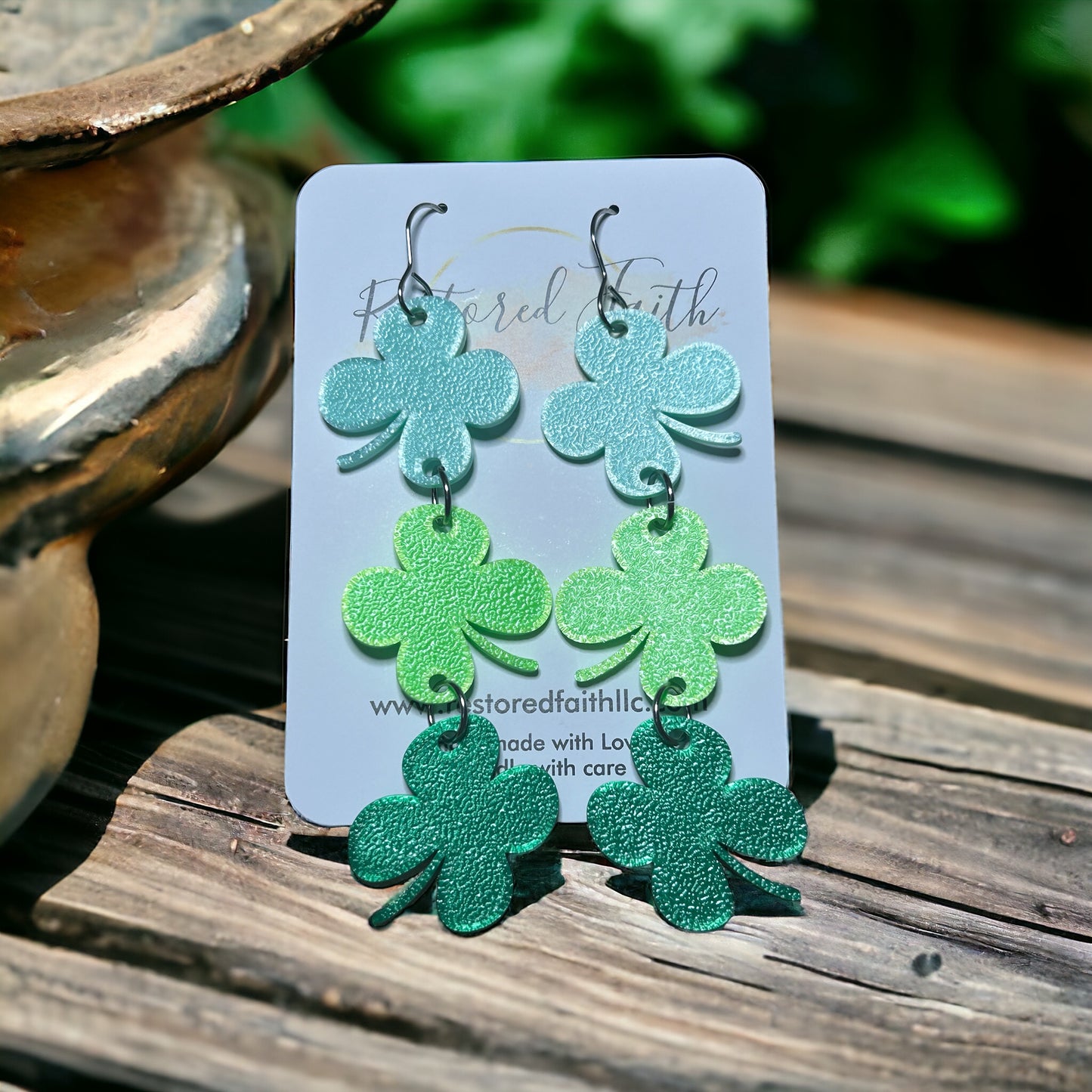 Clover dangle earrings